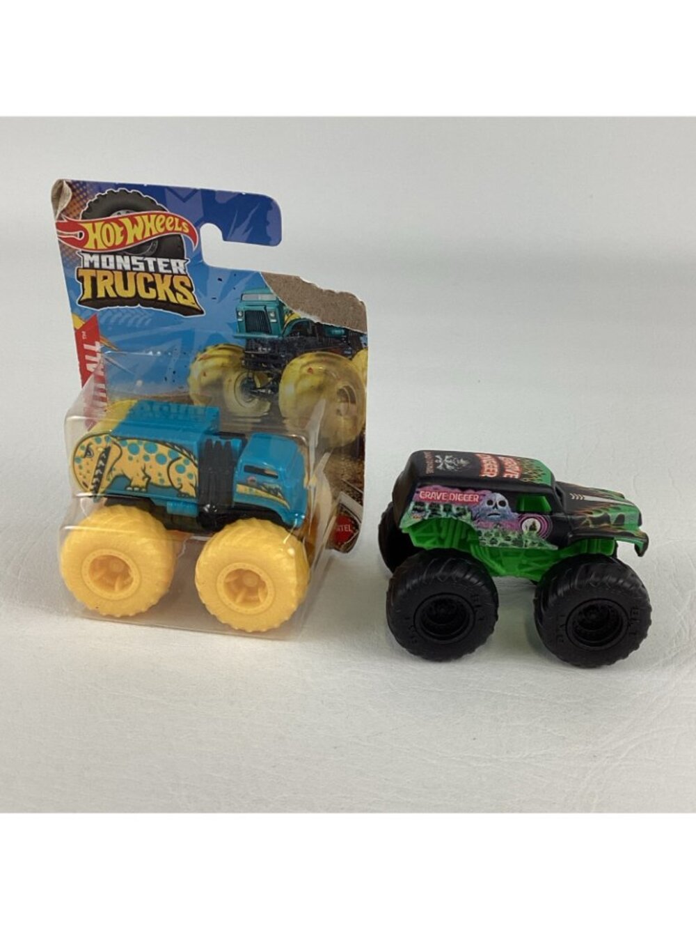 Hot Wheels Monster Trucks Will Trash It All Grave Digger mini plastic bundle lot - Picture 2 of 6